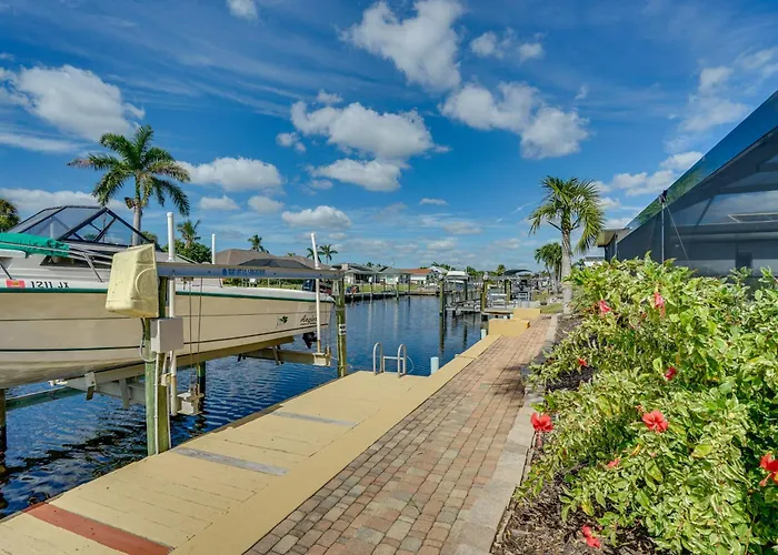 Swim, Fish & Boat: Beachy Home In Cape Coral!