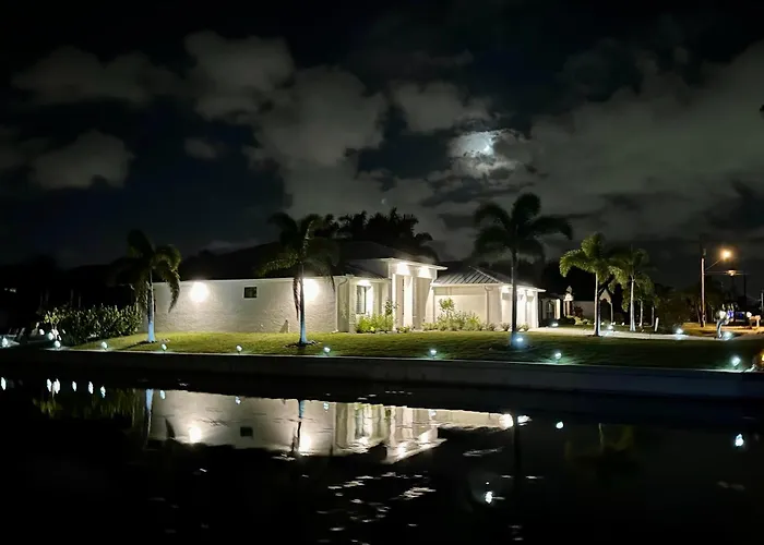 Brandnew Villa-Puresun At Canal Intersection, Heated Saltwater Pool And Spa, Facing South